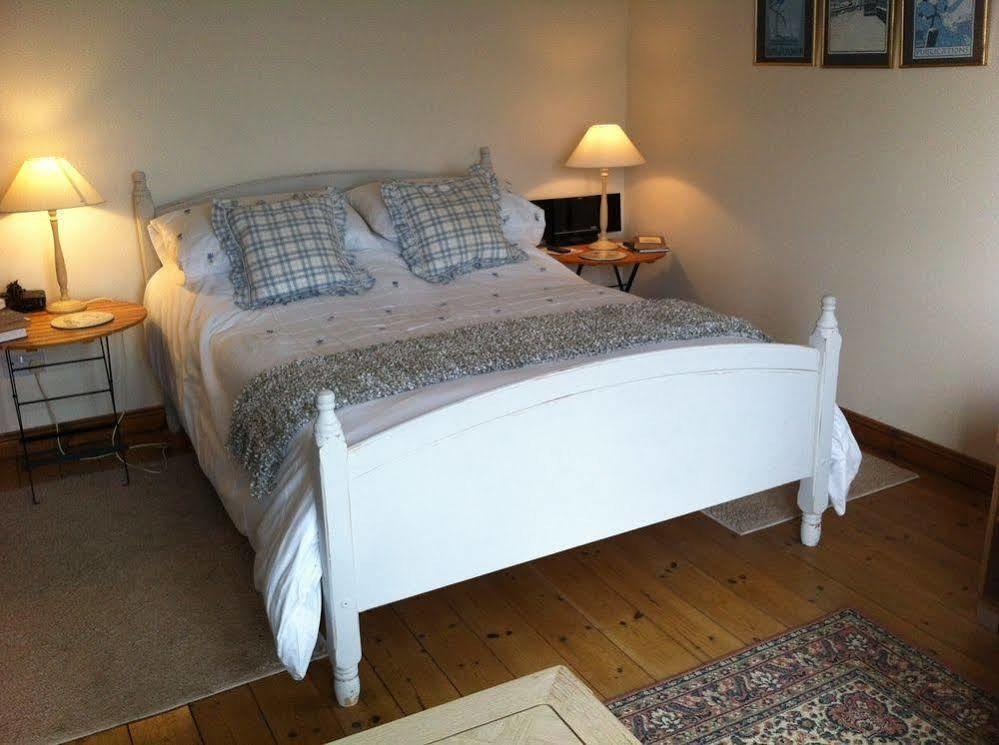Bed and Breakfast Trecarne House Лискерд Экстерьер фото
